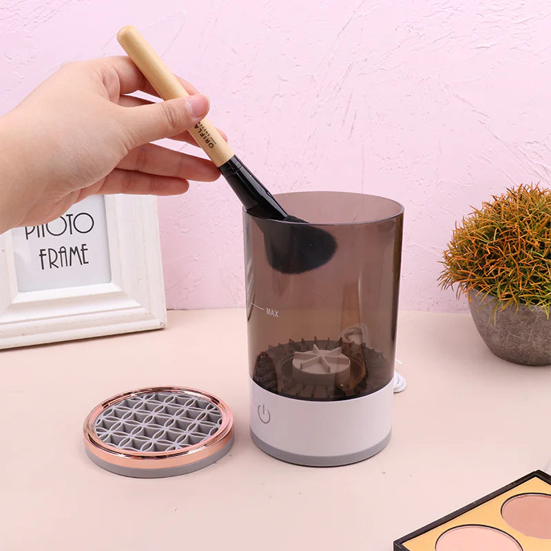 GlamGlow Makeup Brush Cleaner